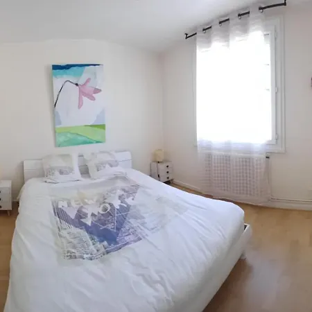 Lejlighed Ensoleille Avec Terrasse Pres De La Gare, 60m2 Aurillac