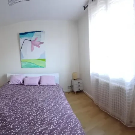 Lejlighed Ensoleille Avec Terrasse Pres De La Gare, 60m2 Aurillac