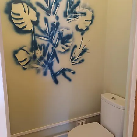 Ensoleille Avec Terrasse Pres De La Gare, 60m2 *